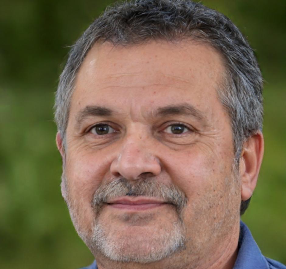 Douglas Hartwell, Lead Financial Analyst